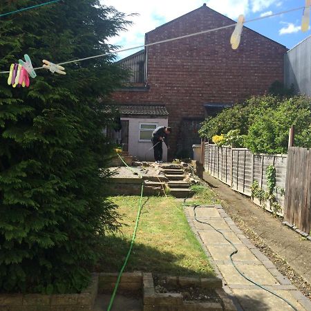 4 Bedroom House For Corporate Stays In Kettering Extérieur photo