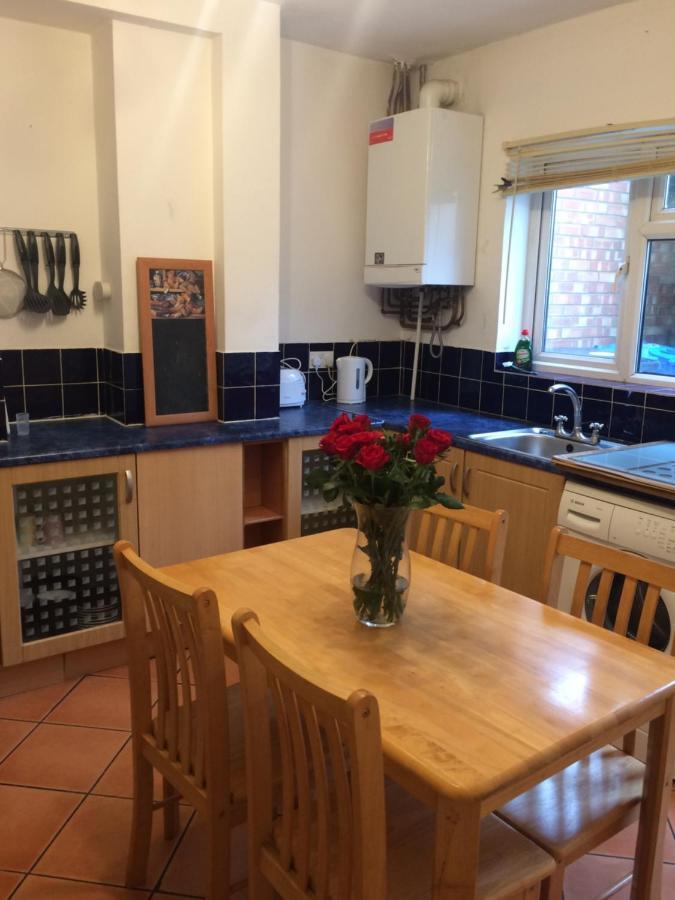 4 Bedroom House For Corporate Stays In Kettering Extérieur photo