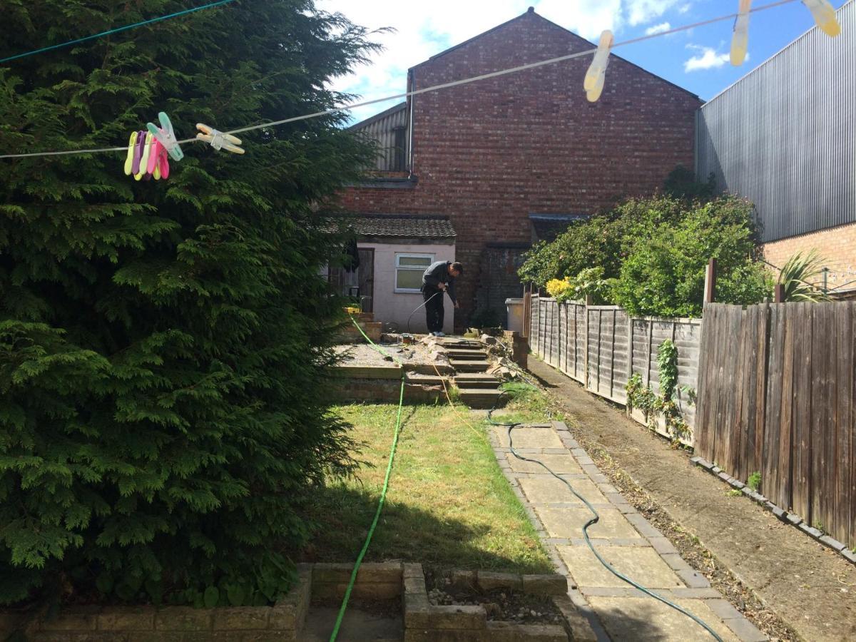 4 Bedroom House For Corporate Stays In Kettering Extérieur photo